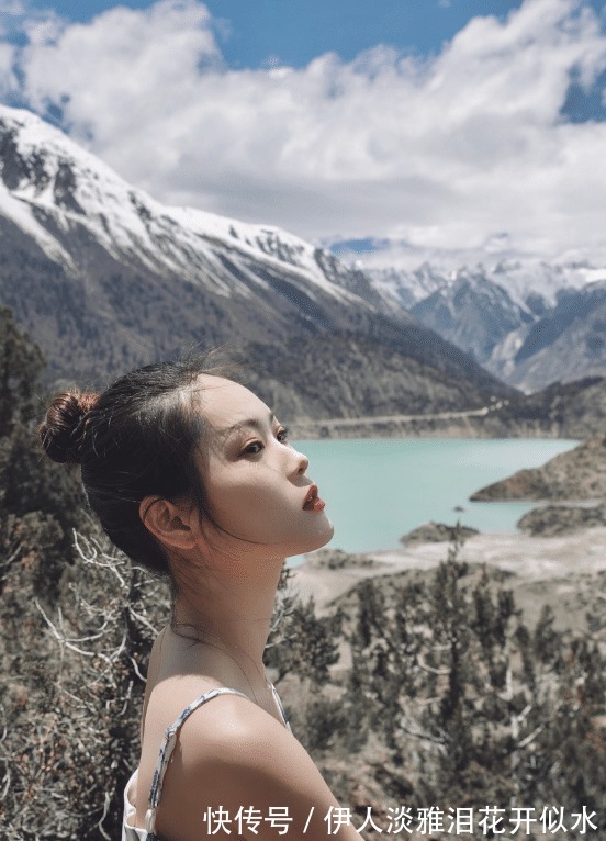 蓝色|“美景”配时髦的“佳人”,宛如坠入蓝色星球