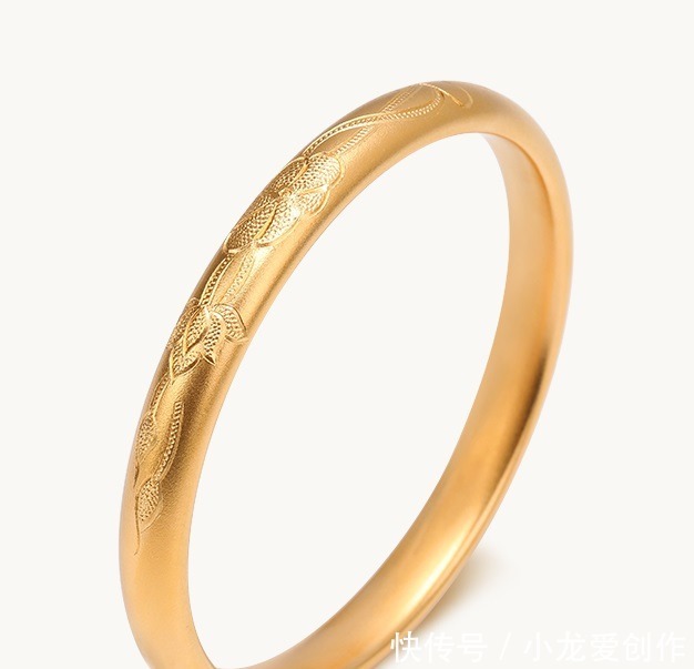 手镯|手腕间的摇曳风情,女人怎样选择和搭配合适的手镯