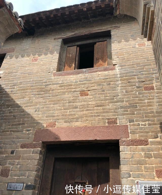 物是人非|洼地里的红石寨,158年以来从未被外敌攻破,如今却物是人非