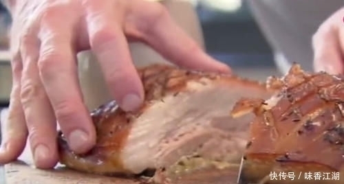 日本厨师居然敢挑战中国厨师,只需刀工对比,日本人彻底服气了!