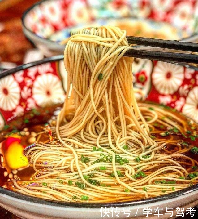 你饿不饿,饿了就去吃面啊