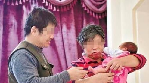 打招呼|老人带孩子常说的5句话,看似哄娃实则毁娃,建议家长及时阻止