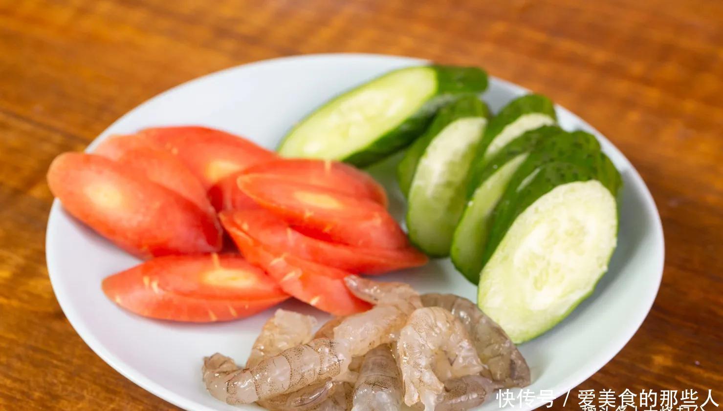 鲜蔬虾泥蛋卷,早餐一定要试试它!营养丰富,造型好看