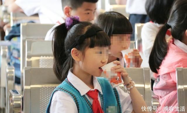 张宏文|3种价高又没营养的牛奶,医生都是“假”的,再馋也别给孩子买