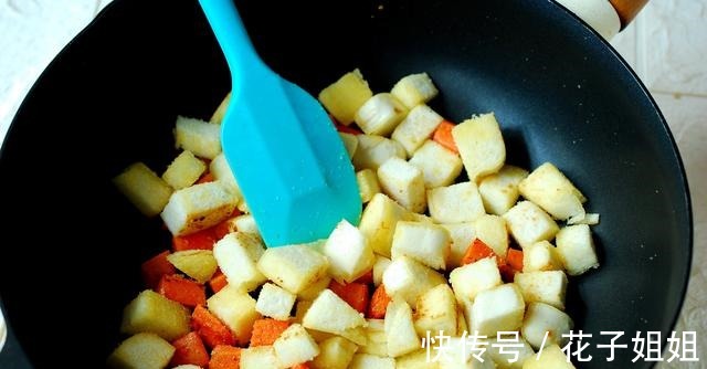 2个鸡蛋往馒头里一倒,出锅变美食,营养丰富又好吃,孩子喜欢!