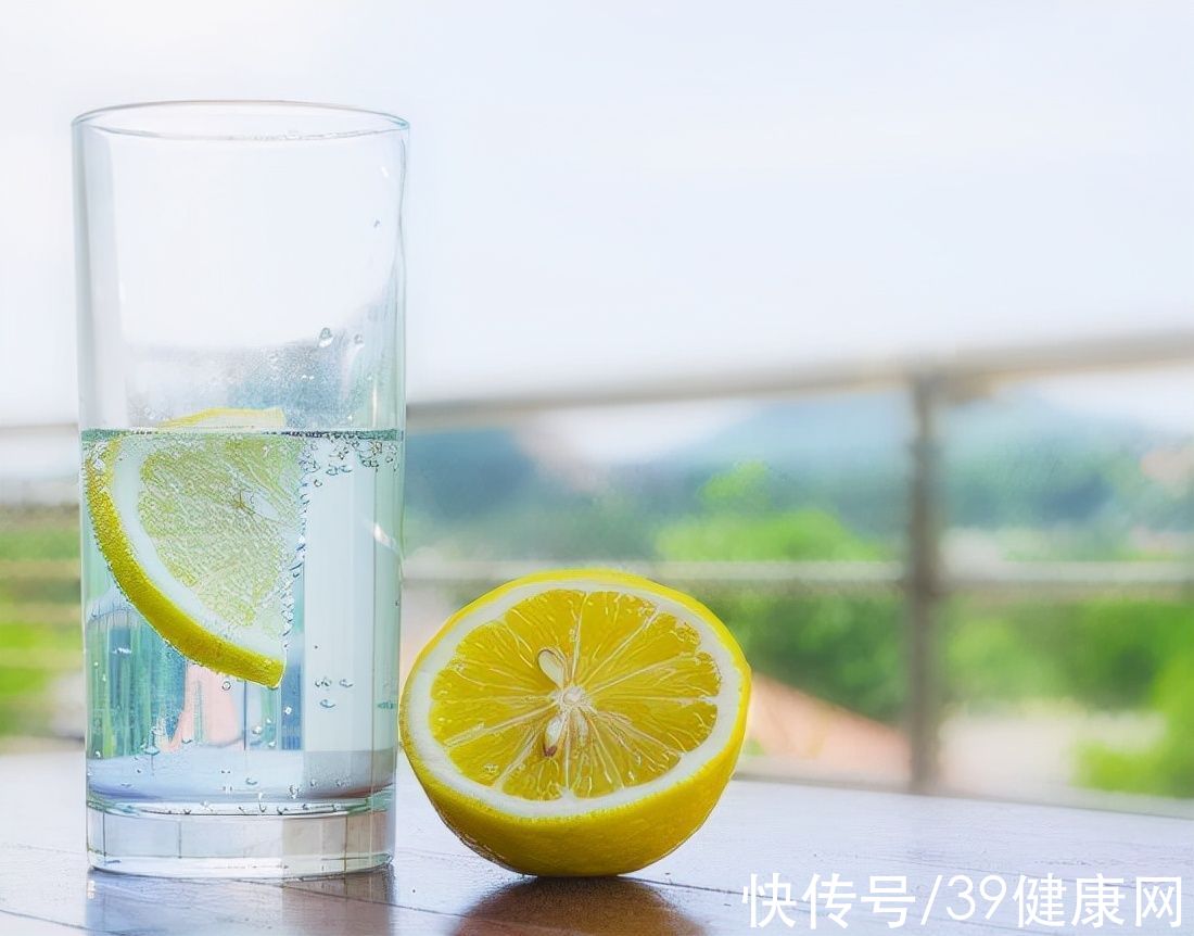 类黄酮|痛风尿酸高，喝柠檬水有用吗？这3种药才是真正的“排酸高手”