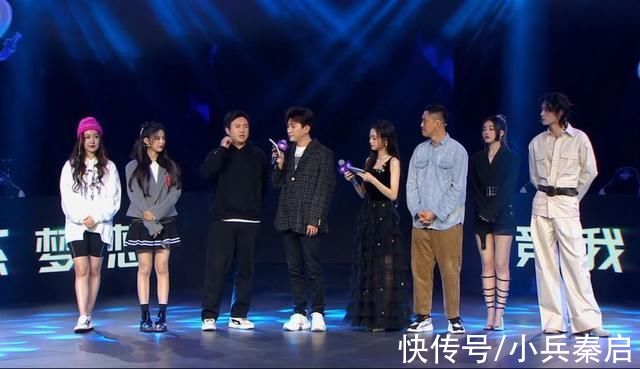 收官之战果然不同凡响！杨超越的打扮很潮，灵儿的薄纱黑裙更完美