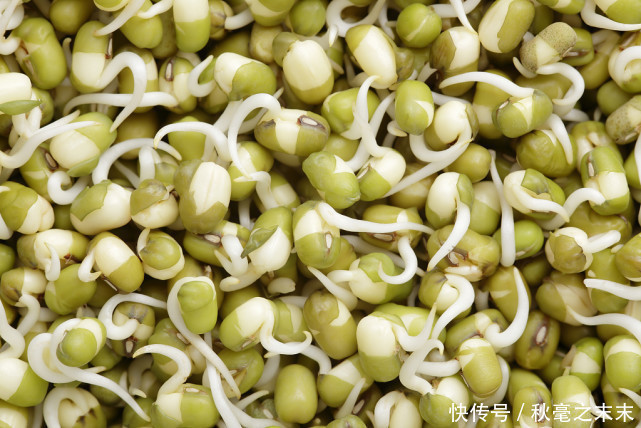 每天喝牛奶可以补钙北大教授大错特错,真正补钙的是这3件事