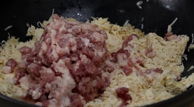 冬季，遇到这芋头别手软，教你最好吃的做法，外酥里嫩