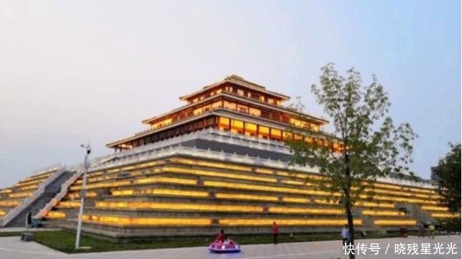 商朝的都城是朝歌,周朝的都城在西岐,这两个地方都在如今的何处