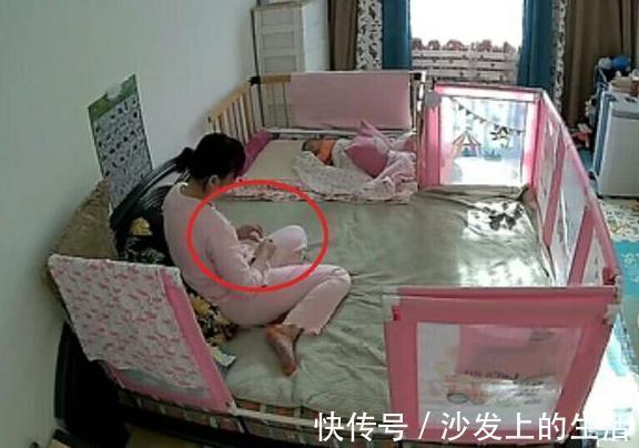 监控|宝宝睡醒后,监控拍下保姆手上一个举动,宝妈回去就给她涨工资