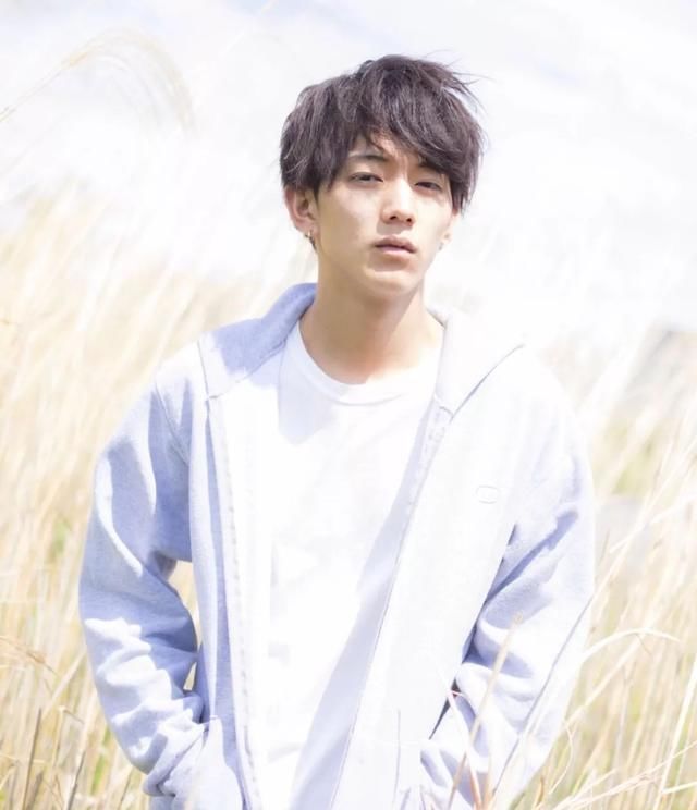 齐刘海 男生们,找对发型比找对女朋友还重要颜值从60到80没问题