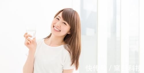 改善|便秘很难受?医生:2样东西混着喝,有效改善便秘,排便一顺到底