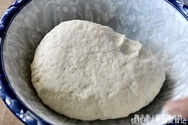 柔软|鸡蛋灌饼百吃不厌,做法简单,饼柔软劲道,当早餐一级棒