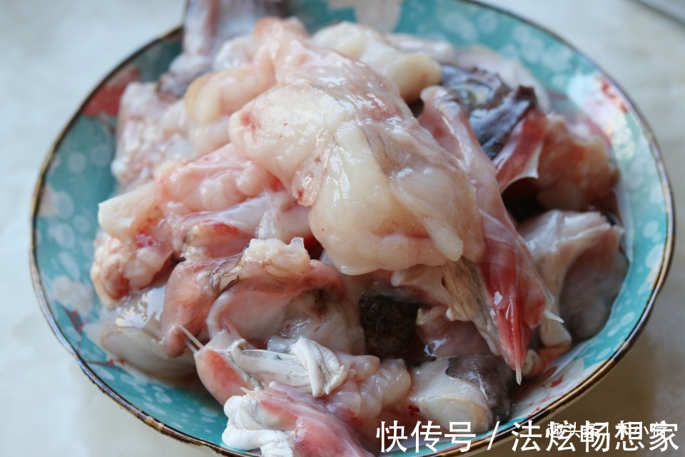 全家|此鱼长相难看，味道赛河豚，和豆腐一起炖，全家人抢着吃