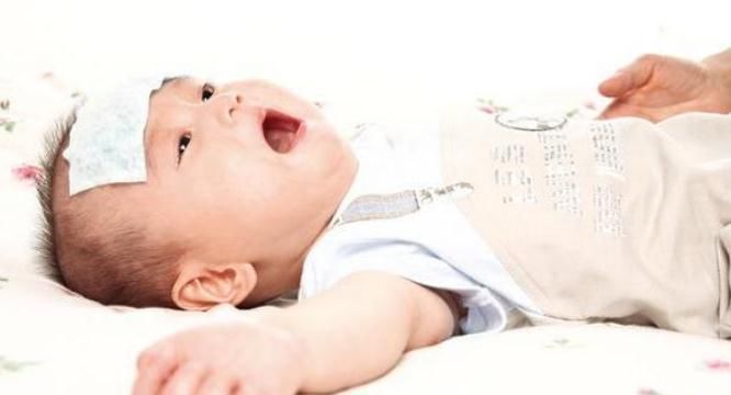 生病|1个月宝宝因病离世,小手一直“紧握”,妈妈掰开后痛彻心扉