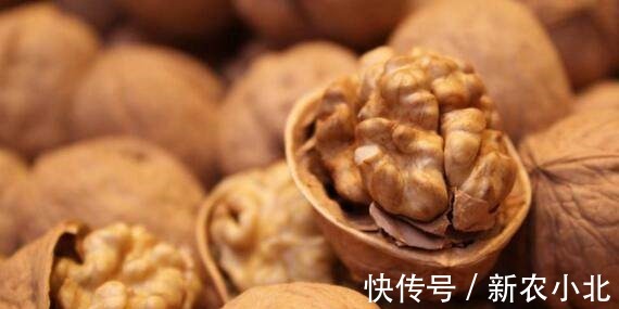 养生|睡前吃苹果等于吃毒药养生专家告诉你吃3种食物的正确时间!