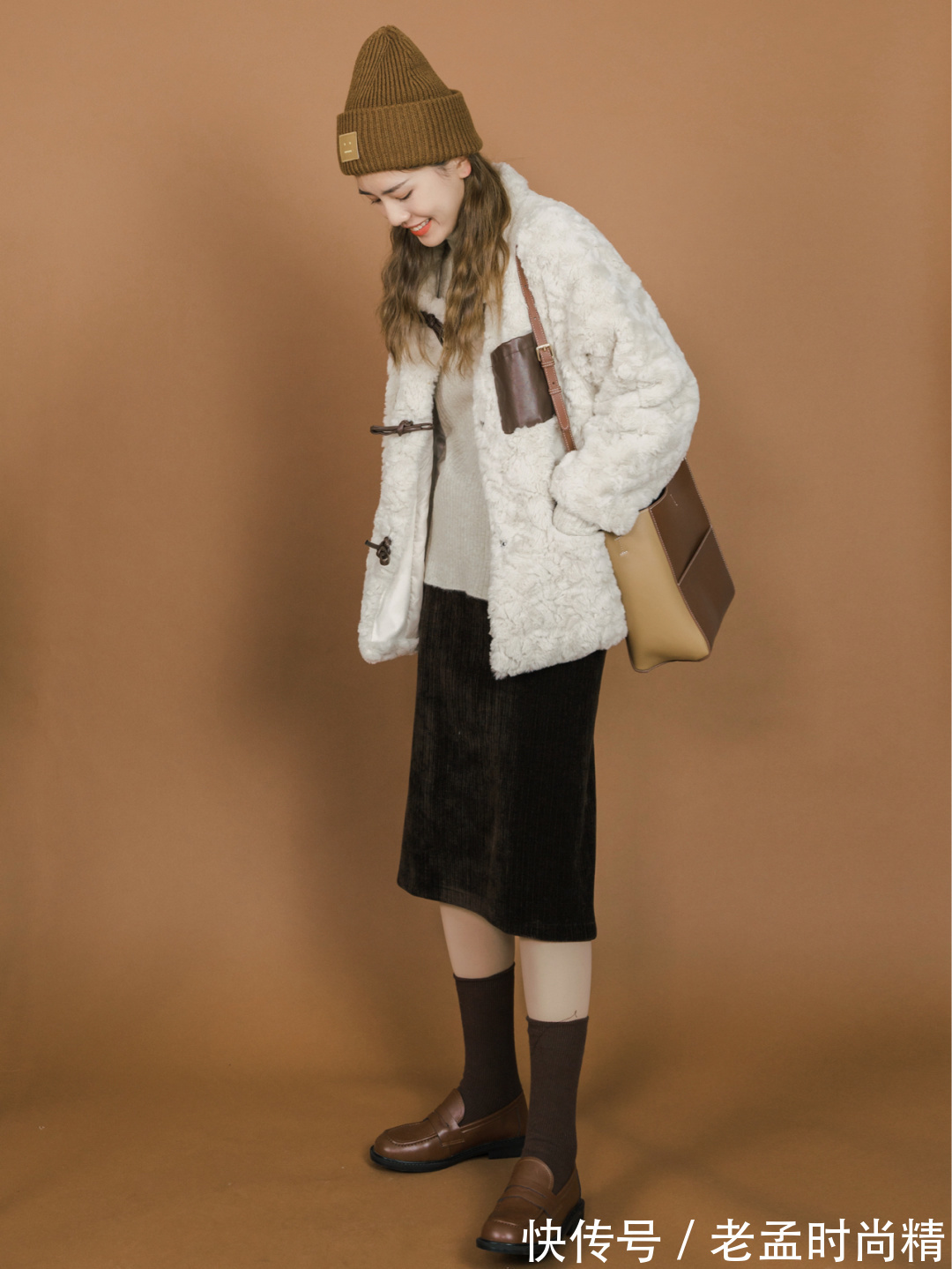 法则|想要把羊羔毛外套穿出高级感!掌握这几套穿搭法则,好看又减龄