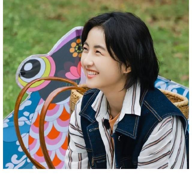 向往5全家一起去春游，大家都穿秋裝，唯獨張藝興在“過冬”