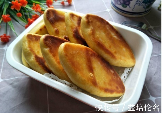 酥脆|很多人不爱吃玉米面,试试这个新做法,香甜酥脆,一顿5个不够吃