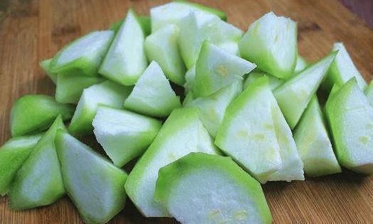 宝妈|儿子喜滋滋拿回一张奖状,看清上面的字后宝妈怒了,坑娃不识字