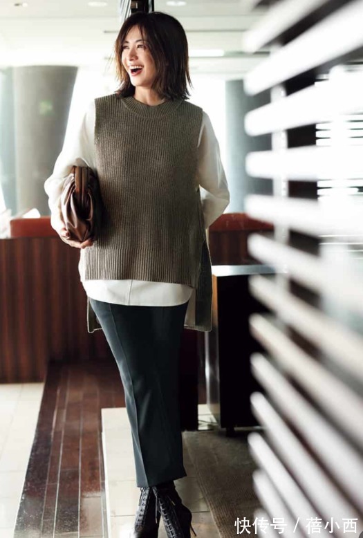 开叉裤|让人一眼就沦陷的早春毛衣穿搭,复古时髦还优雅,重新定位高级感