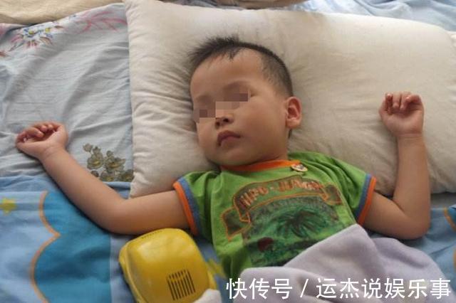 孩子|孩子晚上入睡后总“满床打滚”?弄懂这些原因,让宝宝睡得更安稳