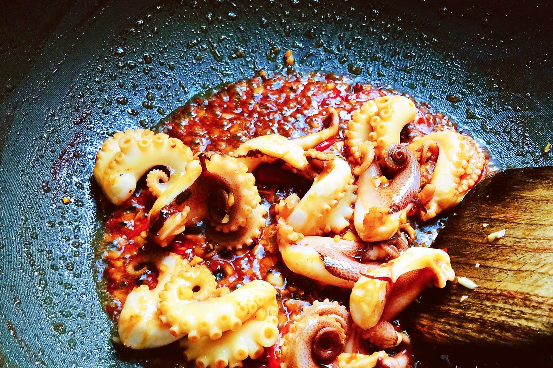 墨鱼|入秋后，鸡鸭鱼肉靠边站，最受欢迎是这肉，红烧一锅，家人吃着香