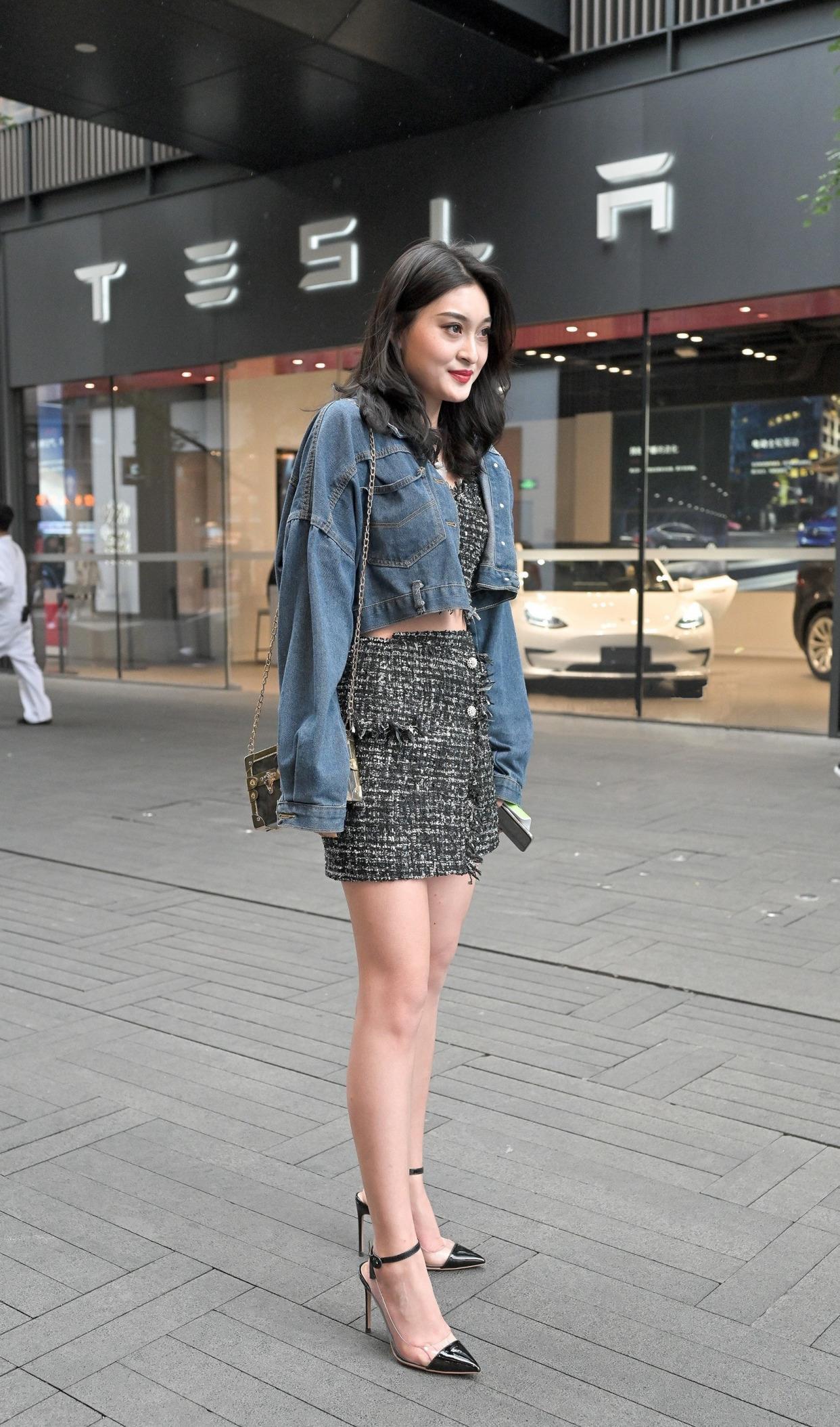 南方城|粗花呢两件套裙子, 搭配高跟鞋和牛仔衣, 显身高腿长、精致又好看