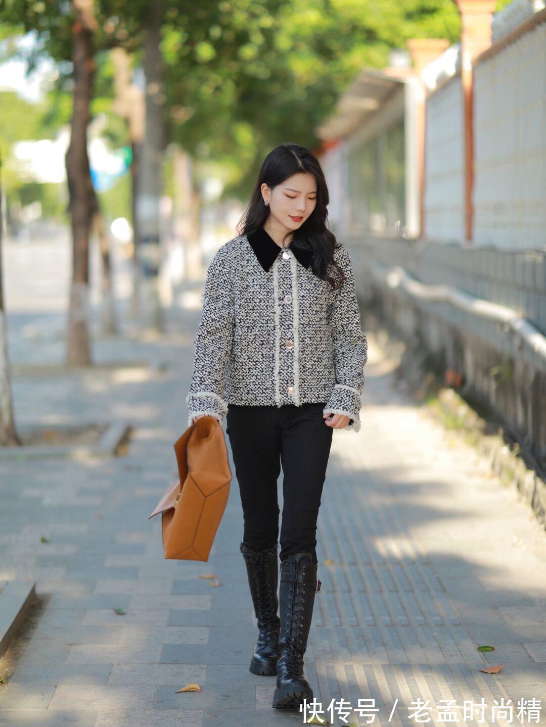 搭配|秋天精选:时尚博主小姐姐演绎针织连衣长裙+打底衫,优雅与个性