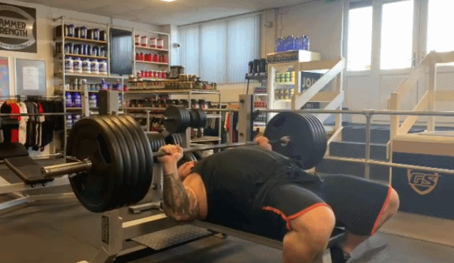 哑铃|12年打造身材,硬拉500公斤,身边所有人都可以当作哑铃用