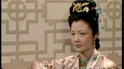 不该|秦可卿的葬礼上,贾珍手里拿了一件不该拿的东西,尤氏太丢脸了