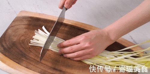 豆腐|秒杀餐馆的好方子!上锅一焖香绝了,软糯超下饭!