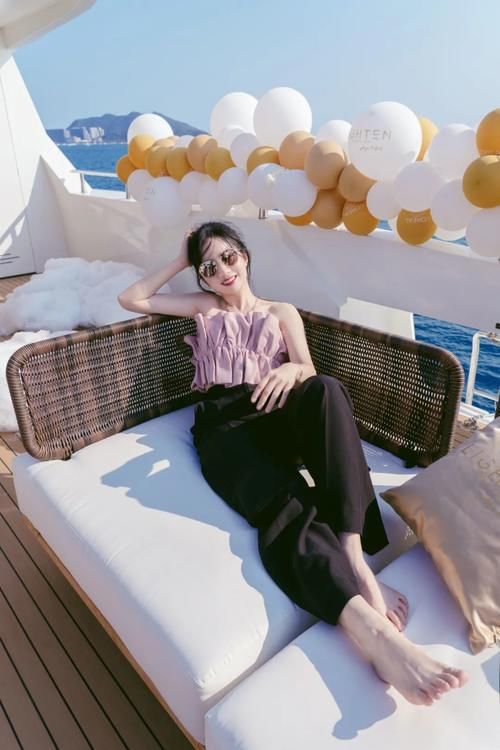 分享5套小个子春装灵感！衬衫、裙子全都有