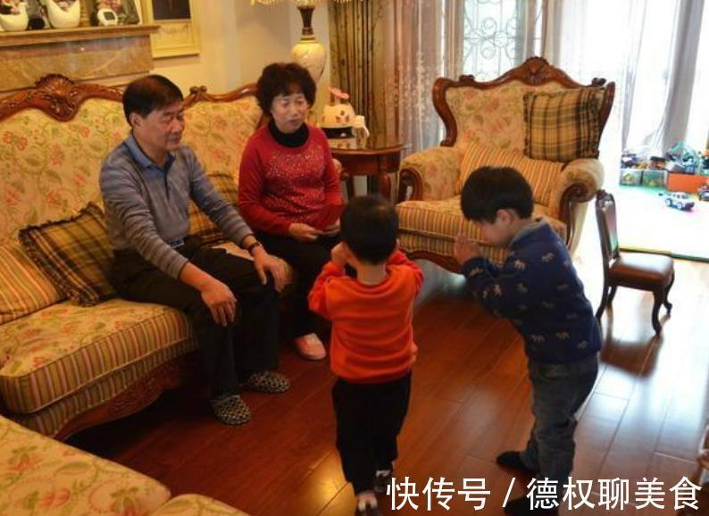 孙子|外孙和孙子有什么区别?老人道出真心话,听完有点扎心