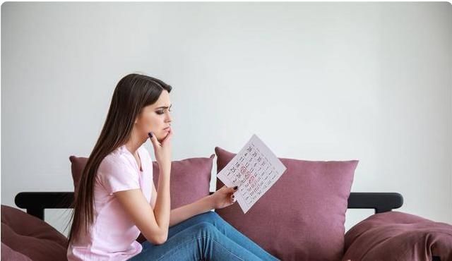 月经|女人来例假时，多喝4水，暖宫排污血，子宫也许对你说“谢谢”