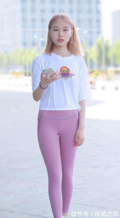 色彩 精致漂亮的瑜伽裤装扮更加容易搭配，展示傲娇的体态，潇洒自如！