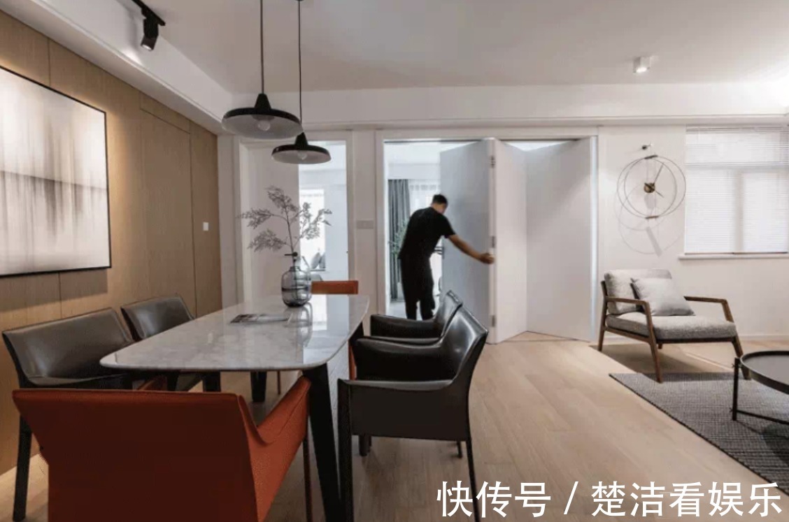 全屋|装修时房门别装单开门了，他家这么设计，让全屋瞬间放大一倍