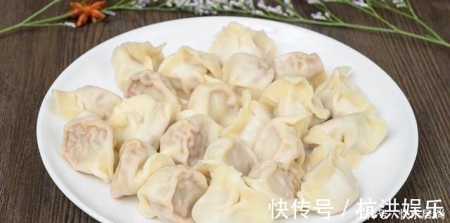 开水|煮速冻饺子时,最怕开水下锅,牢记3个技巧,饺子不破皮不露馅