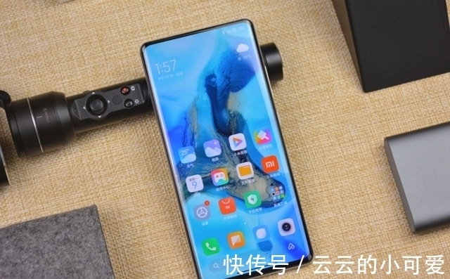 小米11|发布四个月下跌1700元，12GB+512GB，陶瓷机身旗舰无奈售价大跳水