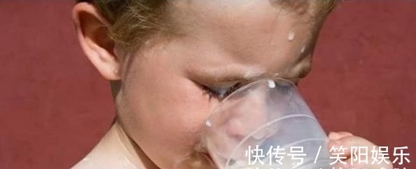 贪玩|宝宝吃奶时总是“扭来扭去”不是因为贪玩,而是因为这几点