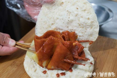 33岁女子卖土豆片夹馍,佛系做生意希望以后会更好