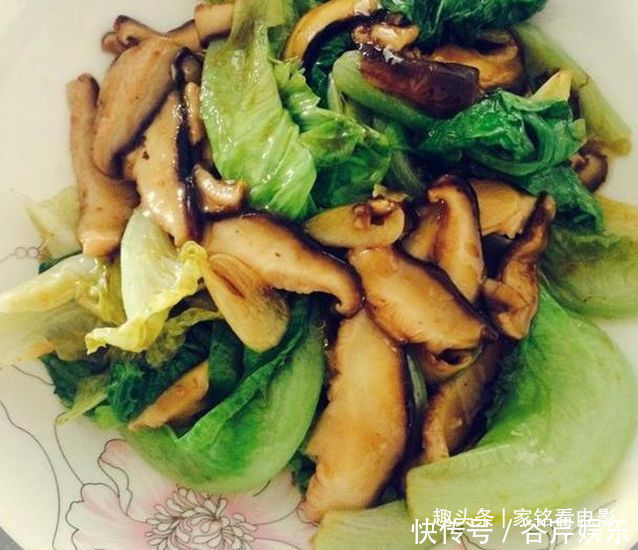  精选美食豆豉鸡翅、豌豆炒肉末、蒜蓉豇豆、蚝油香菇生菜的做法