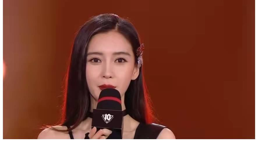 英雄联盟|Baby现身英雄联盟十周年现场,和王俊凯现场放狠话,要给偶像周杰伦报仇