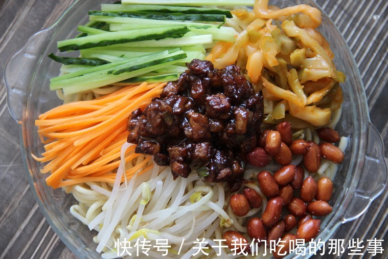 荷包蛋|做凉面时，面条别用开水煮，牢记4个技巧，面根根分明，爽滑筋道