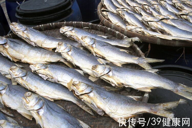 致癌物|方便面吃多了会致癌?世卫组织:真正致癌的食物是6种,尽量少碰