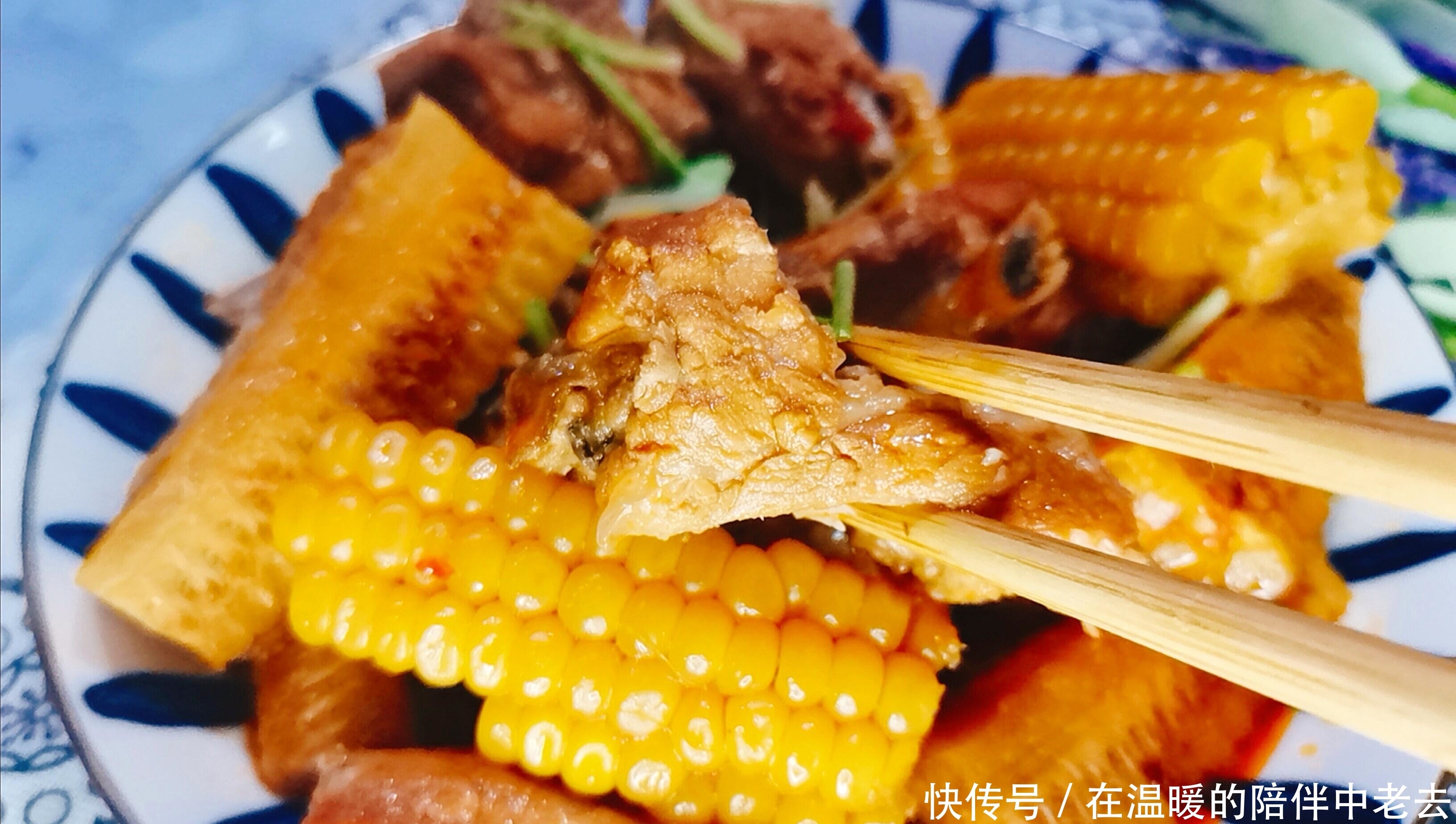 不用去腥炒糖色,只用一罐菠萝啤,就能轻松烧出一锅香排骨
