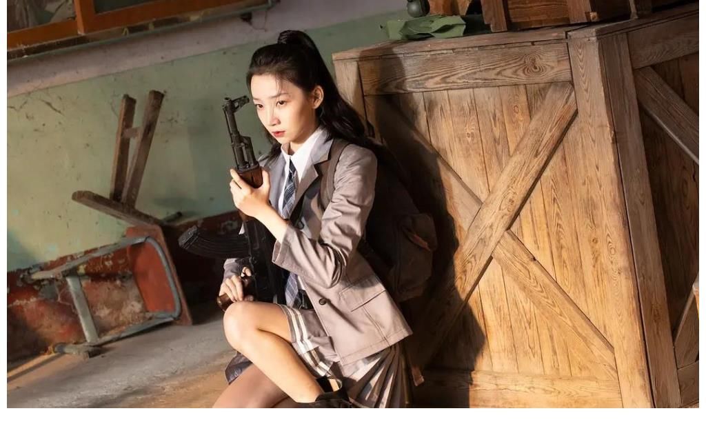 天花板|豆瓣7.6，《硬漢槍神》上線熱播，口碑炸裂，網友：網大天花板