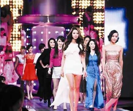 34岁小伙“抱”走《非诚勿扰》51岁阿姨,5年过去,现状如何