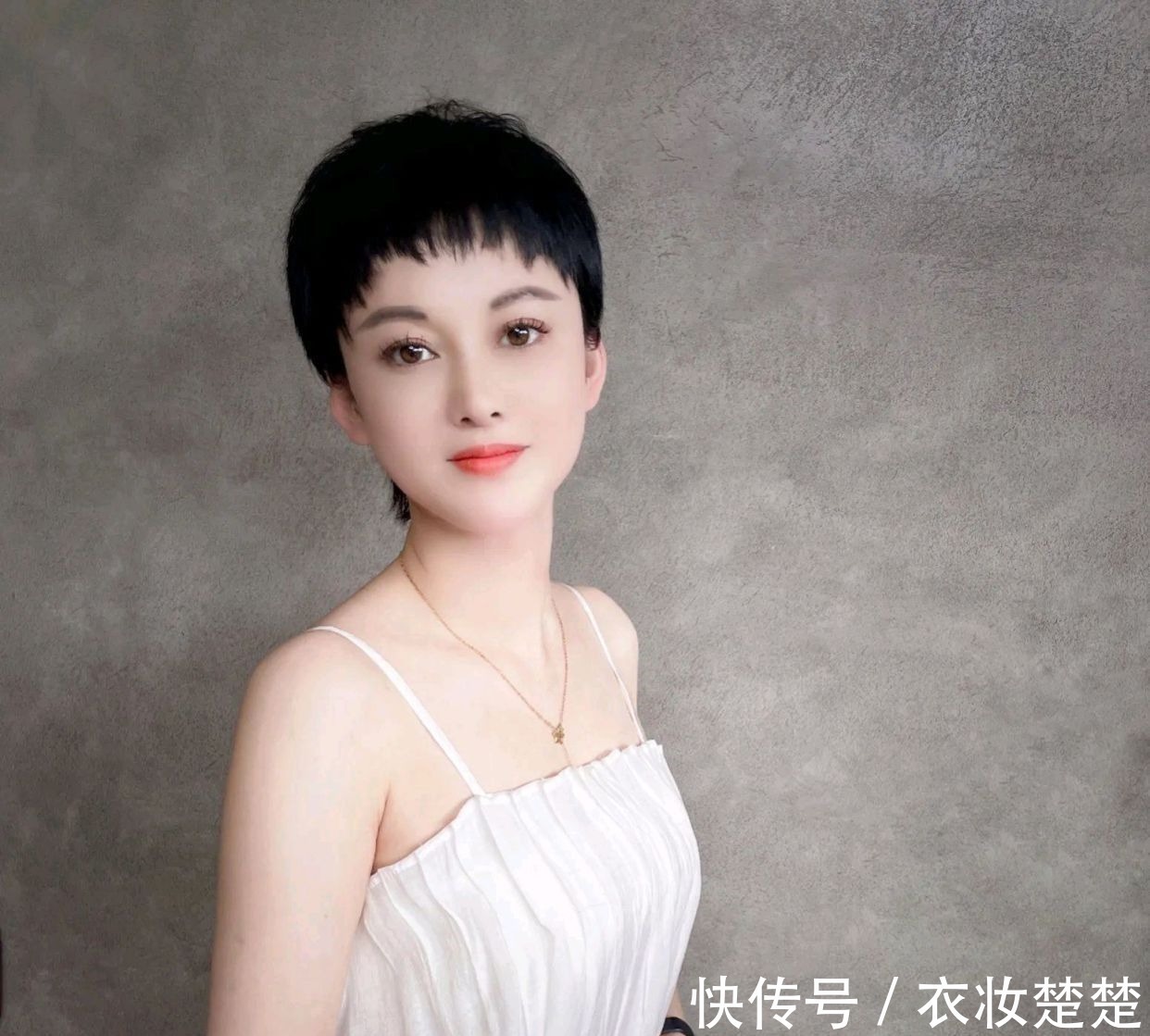 木马烫 女发不在多选对是关键,这3种发型很不错,瘦脸利落显气质